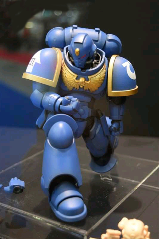 萬(wàn)代高達(dá)公仔